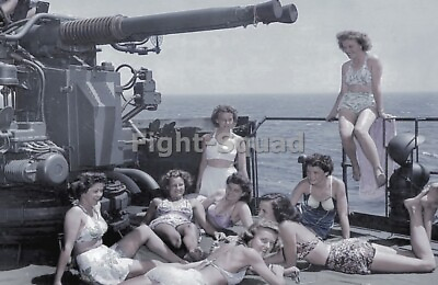 #ad WW2 Picture Photo 1945 Group US Army nurses sunbathe 40mm anti aircraft gun 4191 $5.95