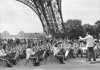 #ad 1968 Press Photo University of Indiana Musicians Attract Tourists Eiffel Tower $19.99