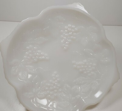#ad Anchor Hocking Milk White Glass Grapes Leaf Embossed Footed Fruit Serving Bowl $9.44