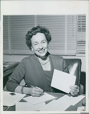 #ad 1961 Mrs Elizabeth Smith Treasurer Of The Us Smiling At Desk Photo 7X9 $19.99
