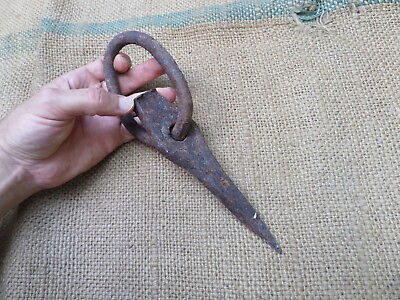 #ad LARGE ANTIQUE WROUGHT IRON LOGGING SPIKE WOODWORK $39.00