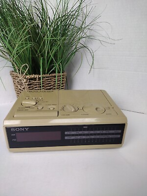 #ad Vintage Sony Dream Machine Model ICF C2W Digital FM AM Alarm Clock Radio WORKING $14.95