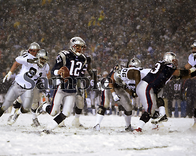 #ad New England Patriots QB Tom Brady Scrambling in the Snow Color 8 X 10 Photo Pic $5.59