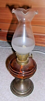 #ad VINTAGE 40s AMBER GLASS JAPAN DESK OIL LAMP W FROST CHIMNEY ORIG OWNER BRASS? $33.99