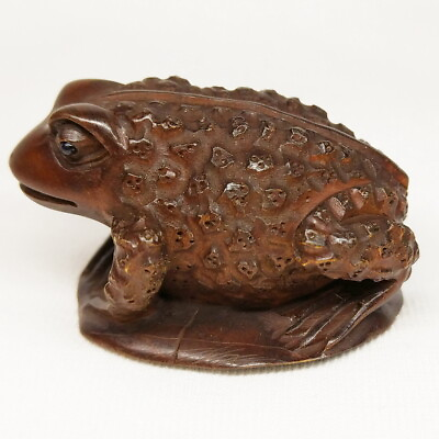 #ad Hand Carved Japanese Boxwood Netsuke Toad on Leaf Handy Wood Carving Figurine $19.99