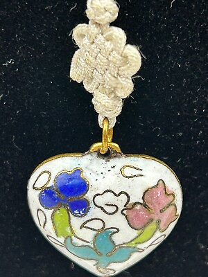 #ad Cloisonné White Puffy Heart Floral Pendant Necklace 16quot; White Cord Vintage Gift $12.95