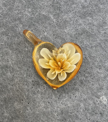 #ad Neutral Colored Glass Heart w Flower Inside Fashion Pendant Unmarked $6.99
