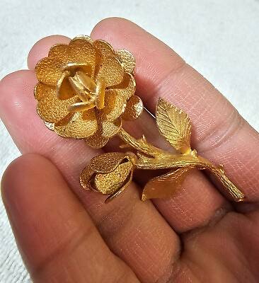 #ad Vtg Gold tone Brooch Pin 3D two Flowers $16.00