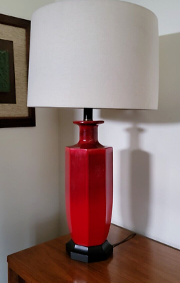 #ad Vtg Mid Century Modern Red Octagonal Ceramic amp; Wood Tabld Lamp $125.00