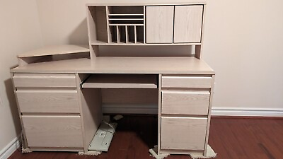 #ad Home Office Desk With A Hutch $125.00