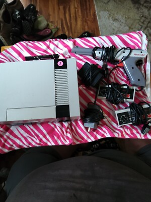 #ad Original NES Nintendo Console 2 Controllers Light Gun and All Hookups Works $115.00