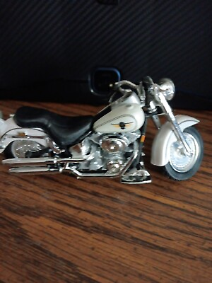 #ad harley davidson 1 18 scale diecast motorcycles $34.99