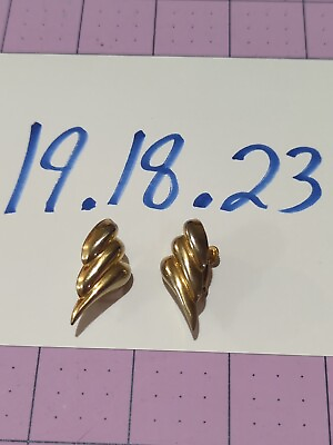 #ad Gold Tone Tri Triple Swirl Clip On Screw Back Earrings Vintage Unsigned 19.18.23 $10.39
