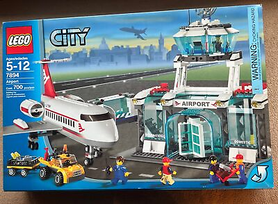 #ad Lego Airport 7894 Complete w OB and Manuals 700 pieces complete see ad $225.00