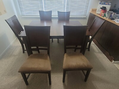 #ad Broyhill dining set 6 chairs in very good condition 250.00. Very solid. $472.50