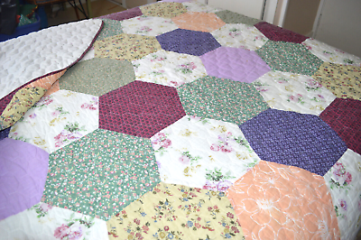 #ad VTG QUILTED HEXAGONAL COVERLET QUILT BEDSPREAD FULL SIZE 82x84 Country FARMHOUSE $33.49