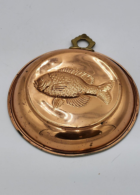 #ad VINTAGE 6 Inch Copper FISH Mold w Sturdy Brass Hanger Wall Hanging Korea $13.88