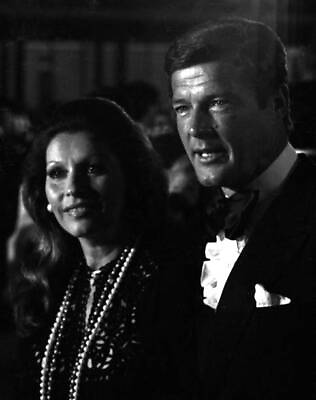 #ad Roger Moore and wife Luisa Mattioli at 45th academy Awards o 1973 Old Photo AU $8.50
