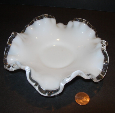 #ad Vintage White Glass with Clear Ruffle Edge Bowl Trinket Dish Snowflake 6quot; $6.99