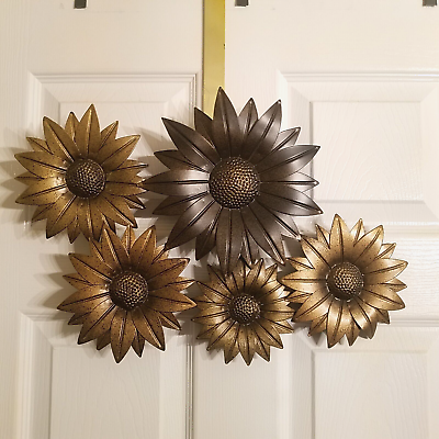 #ad Hanging Daisy Metal Wall Decor 18quot; w x 12quot; h as is $25.00