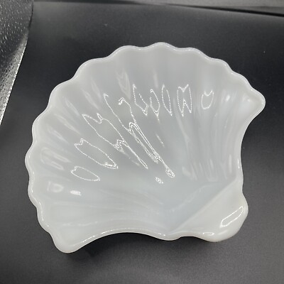 #ad Vintage White Milk Glass Dish Sea Shell Shaped Beach Decor $10.99